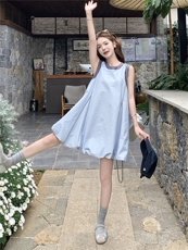 【现货】2026夏季蓝色减龄无袖撞色显瘦花苞连衣裙P135-K200，女装连衣裙，网红馆
