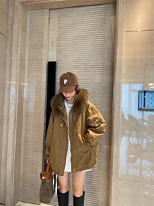 大毛领派克服图片
