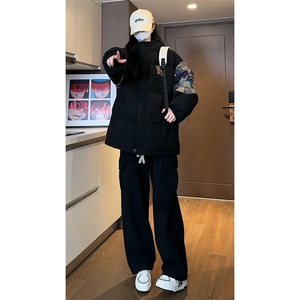 2025 冬季新款 女模内景大码绣花小熊棉衣M-5X HM23927-特P105图片