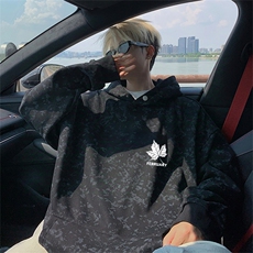 黑色