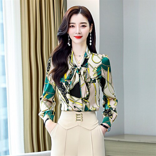 高级感毛呢裙女2024春秋新款时尚气质女神范加厚连衣裙,女装衬衫,卡杰菲