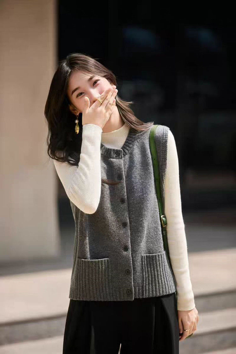 2025年秋季时尚百搭通勤简约休闲带兜马甲，女装马甲，美轩羊绒