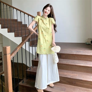 复古黄色碎花套装女夏季2025新款慵懒风日系上衣宽松阔腿裤两件套图片