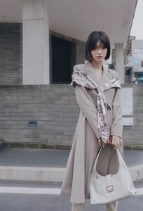 D家丝巾拼接西装裙假两件…图片