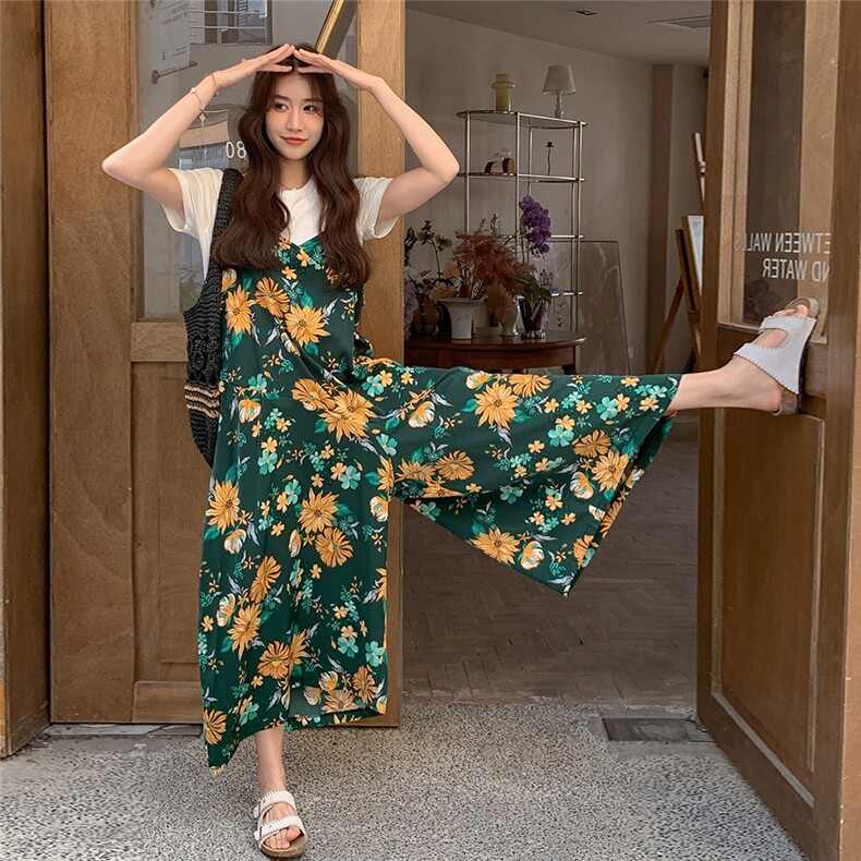 学院风碎花背带连体裤女夏2025新款度假风减龄流行爆款超火阔腿裤图片