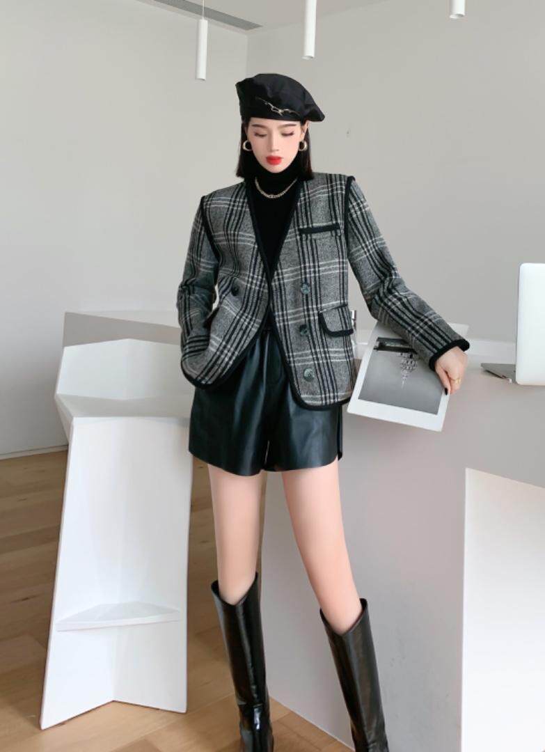 新款外套两个颜色，其它，英雅姿秀