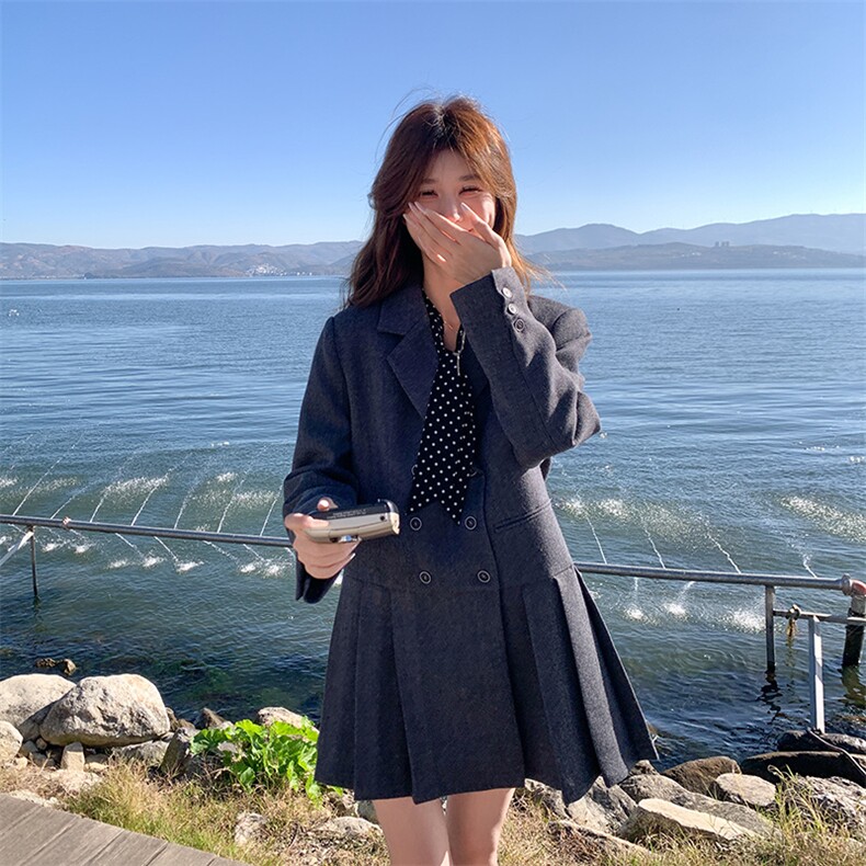 内里羽绒90绒双排扣翻领加厚西装裙连衣裙(配丝巾)（含12%羊毛）,女装羽绒服,纯色衣恋