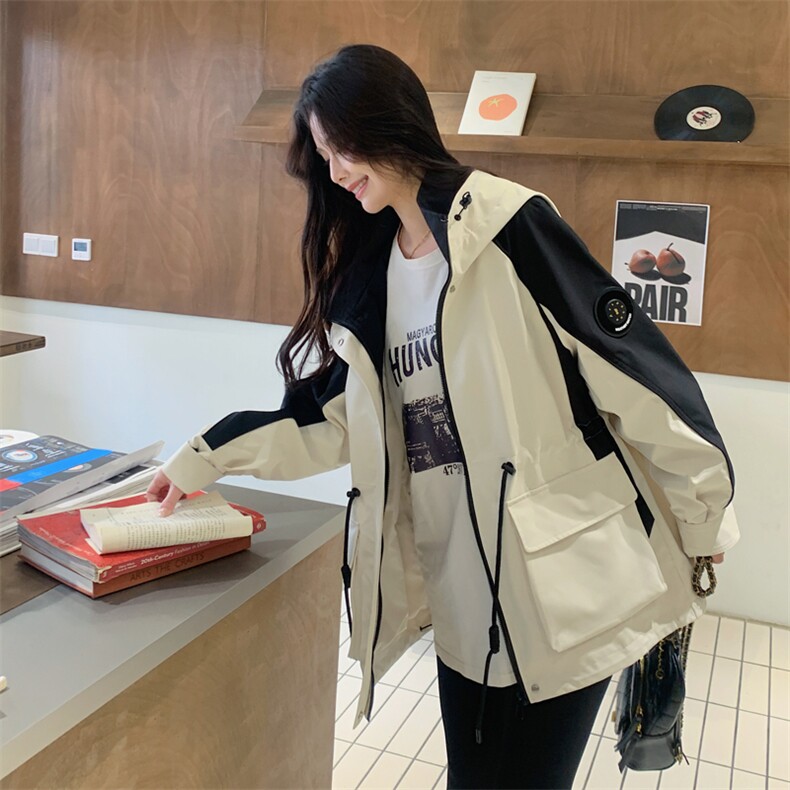 米白色拼接连帽工装冲锋衣外套女秋季2025新款宽松休闲撞色派克服,女装风衣,多米2-075