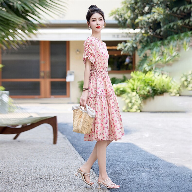 法式轻奢碎花连衣裙女2024年夏季新款时尚气质中长款收腰显瘦裙子,女装连衣裙,布芭啦