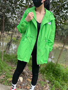 新款糖果色抽绳设计休闲连帽防晒衣图片