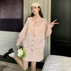 miu系穿搭粉色小香风背心连衣裙女春2025超火绝美千金感两件套装图片