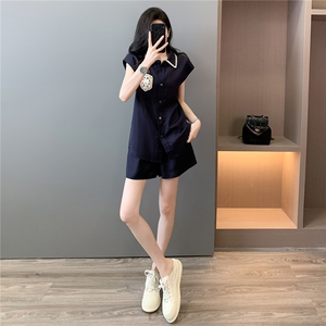 欧货高级感时尚休闲套装女夏款设计感纯色翻领刺绣上衣短裤两件套图片