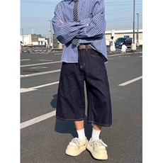 深蓝色