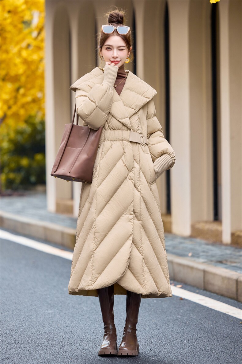 【bao款现货】2024新款冬装气质大翻领皮扣保暖羽绒服90白鸭绒,女装羽绒服,雅静靓衣