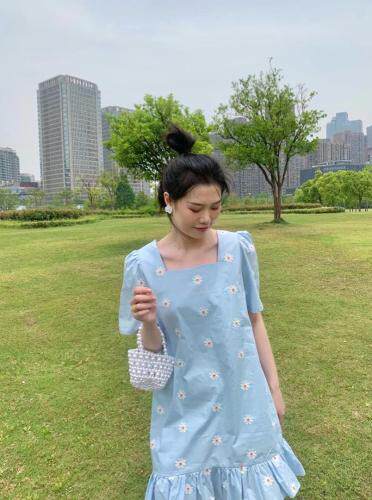 特价连衣裙，女装连衣裙，MST