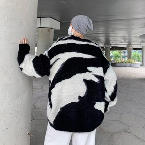 2022港风文艺刺绣印花毛衣男春秋宽松潮流针织衫复古百搭上衣图片