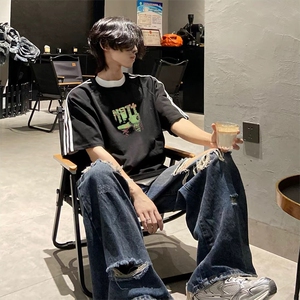 抖音得物高品质二开240克宽松纯棉美式潮牌三条杠织带短袖T恤图片