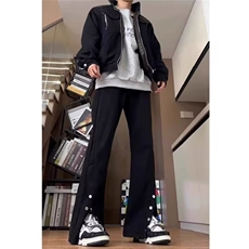 黑色
