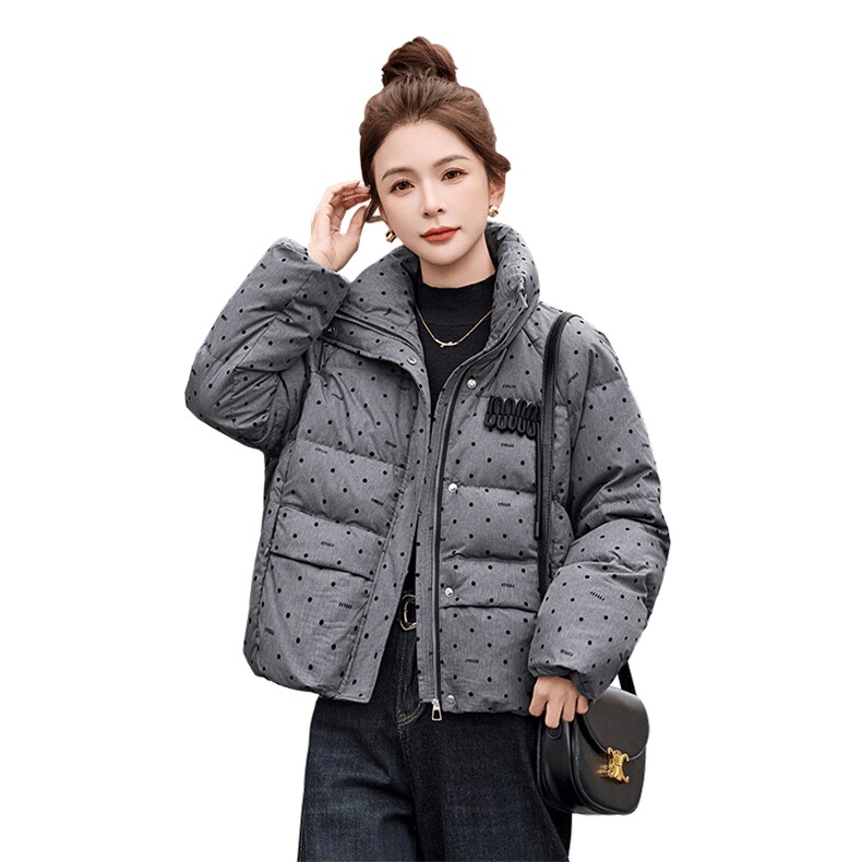 设计感洋气波点羽绒服女短款2025冬新款90%白鸭绒面包服外套,女装羽绒服,姿衣坊