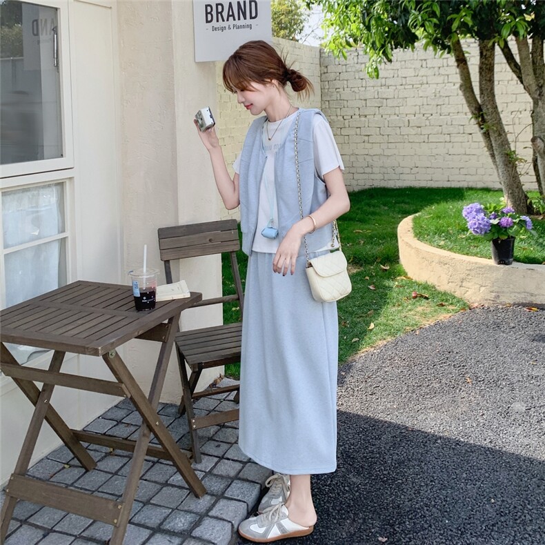 浅蓝色休闲套装女2025夏季新款韩系气质减龄马甲T恤半身裙三件套,女装套装/套裙,2C176