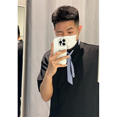 黑色