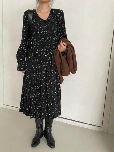 秋款碎花连衣裙，女装连衣裙，LIN.Y