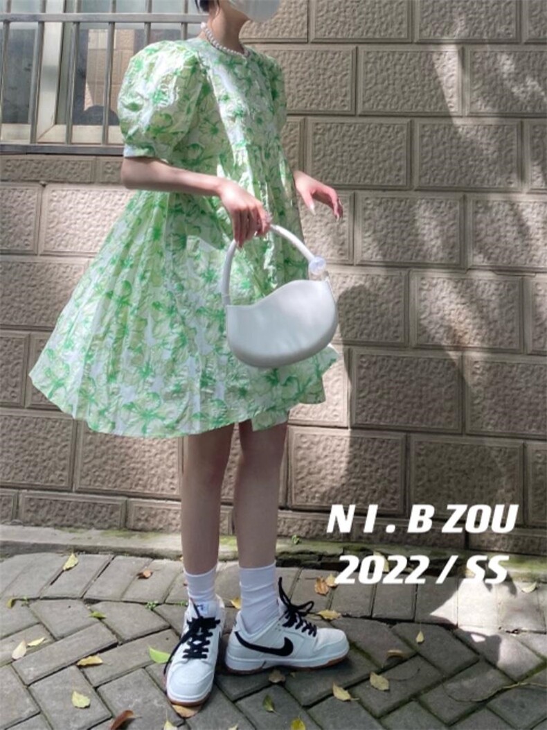 现货夏季新款韩版小花连衣裙，女装连衣裙，你别走(4F)