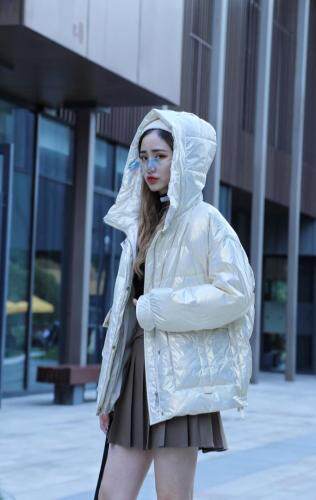 亮面短款小格子，亮色系。，女装，维纳真蒂 纳易莲