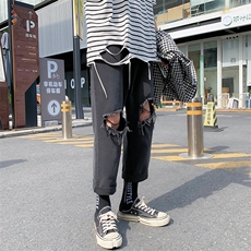 黑色