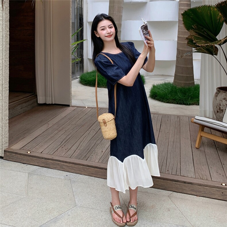 深蓝色复古圆领泡泡袖牛仔连衣裙女2025夏季新款设计感撞色A字裙图片