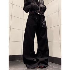黑色