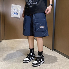 深蓝色