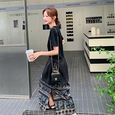 夏季穿搭一整套时尚套装女2025年新款设计感T恤印花半身裙两件套，女装套装/套裙，2C301
