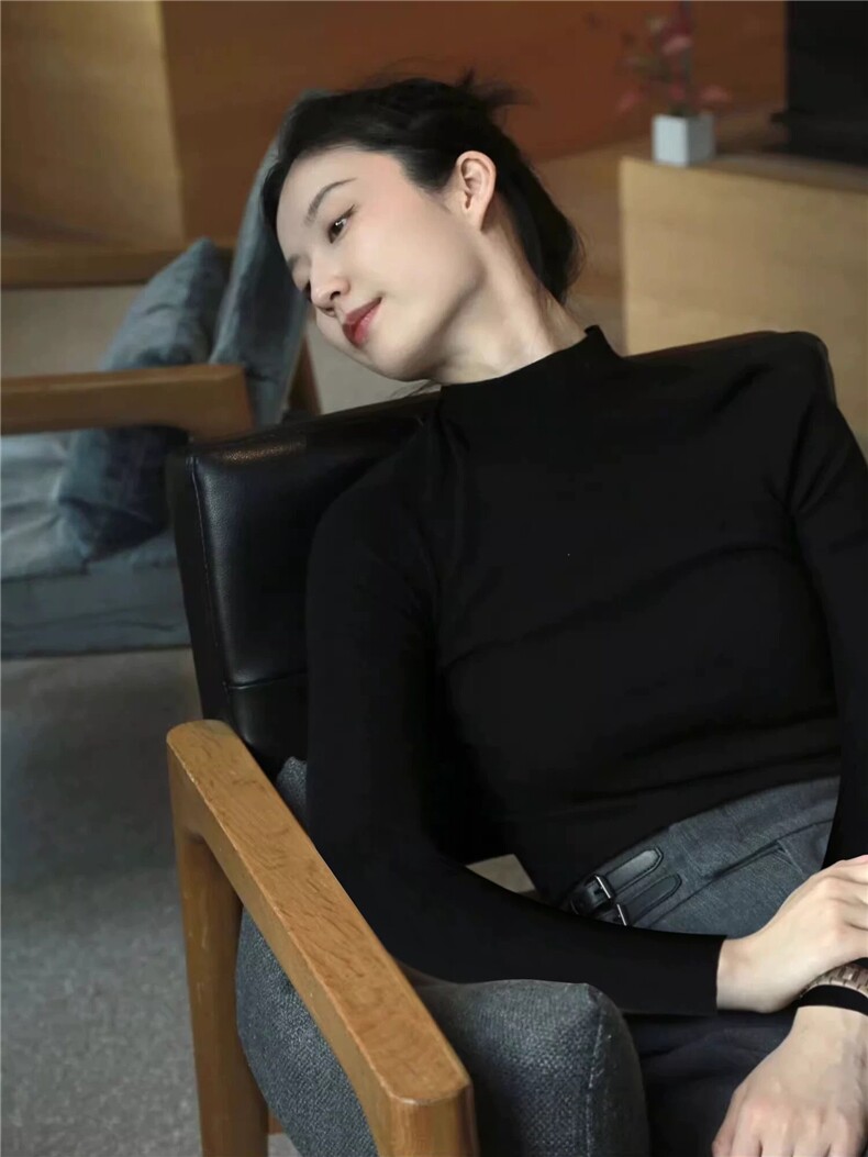 法式黑色半高领打底衫女秋冬内搭正肩针织衫修身高级感中领毛衣,针织衫/毛衣,雪真羊绒