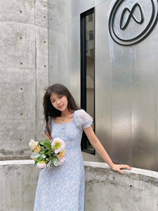 仿碎花连衣裙图片