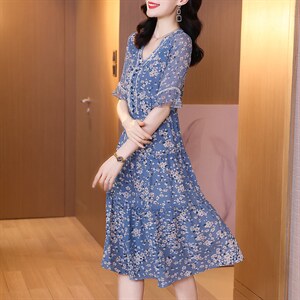 碎花纺真丝连衣裙女2021年新款设计感小众显瘦气质韩版长裙图片