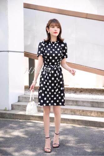 【现货】夏季新款女装修身显瘦短袖连衣裙，女装连衣裙，红火丹妮