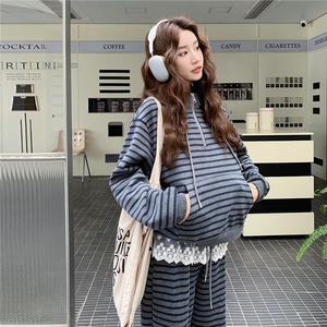 休闲运动风穿搭灰色条纹连帽卫衣套装女春秋超火巨好看长裤两件套图片