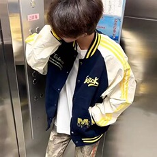 黑色