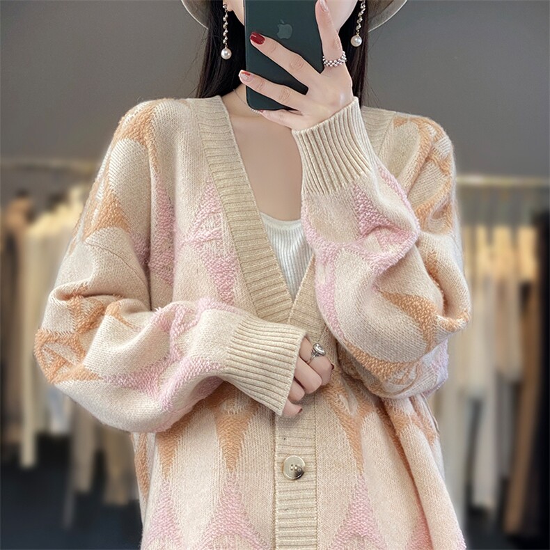 秋冬100%纯羊毛开衫女V领中长款宽松复古提花撞色羊绒针织衫外套,女装羊毛衫,优麦羊绒（原洪叶羊绒）