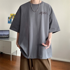 深灰色