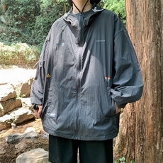 深灰色