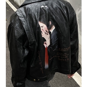 油墨印花褶皱皮衣外套图片