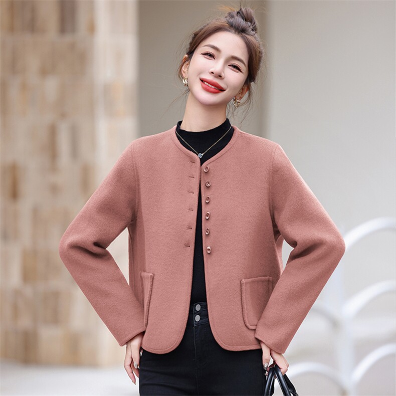 轻奢国风羽绒服女冬季2024年新款时尚洋气宽松复古撞色新中式外套,女装双面呢大衣,衣之秀