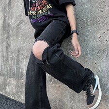 黑色