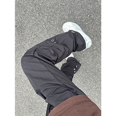 黑色