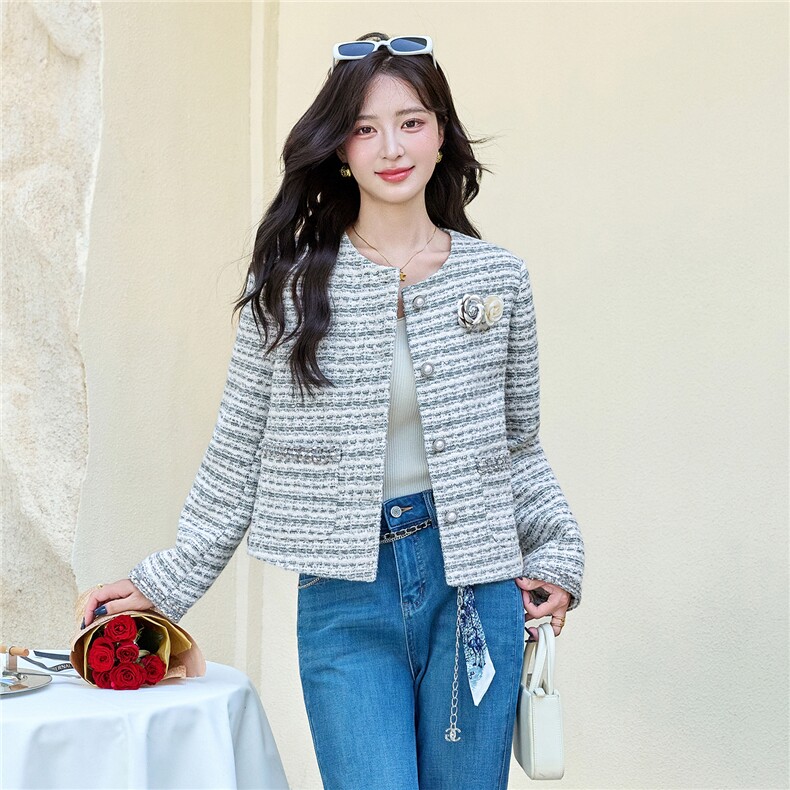 小香风亮片粗花呢短外套女2025秋冬新款气质名媛显瘦洋气百搭上衣,女装短外套,雅静靓衣