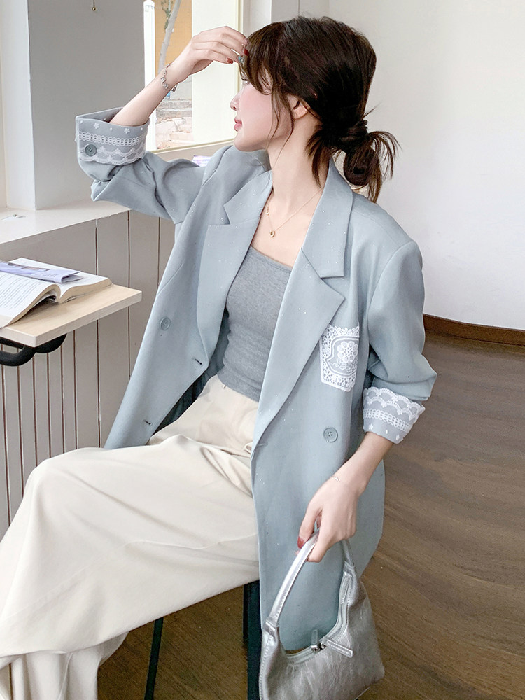 蓝色蕾丝拼接休闲西装外套女减龄百搭气质小西服高级感独特温柔风,女装西装,素月