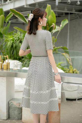 （现货）压绉连衣裙，女装连衣裙，伊娜蕾尔