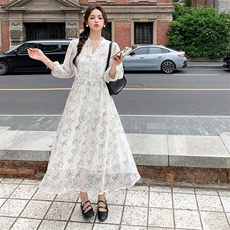 法式V领碎花连衣裙女2025春夏新款高腰显瘦惊艳绝美茶歇裙长裙子，女装连衣裙，天使之佳话